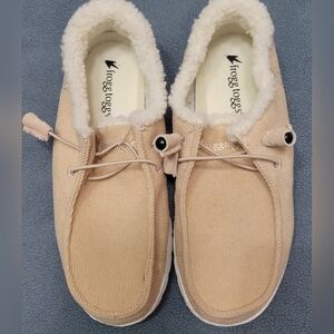 Frogg Toggs Pale Pink Slip-On Shoes Size 8